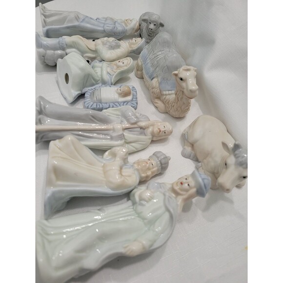 Vintage R O C Nativity Set 10 Blue Cream Jesus Mary Joseph Porcelain - Picture 12 of 15